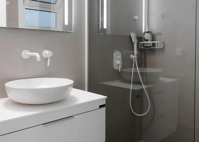 Modern 1Br Apartment Sunny Balcony 10Min Walk To Kalamata Center Apartamento