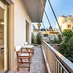 A Cozy Modern With Sunny Balcony Near Center *