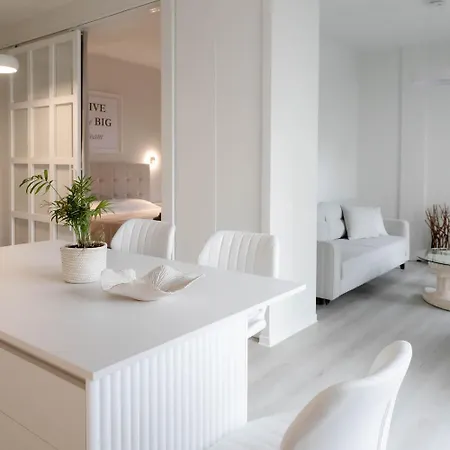 Modern 1Br Apartment Sunny Balcony 10Min Walk To Kalamata Center Καλαμάτα