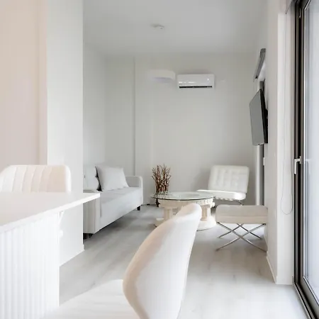 Brand New Spotless 1Br 5 Min Walk To Center Garden Balcony Ehomes Greece Appartement Kalamáta