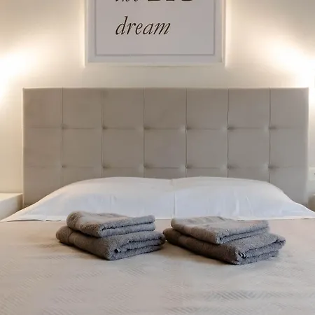 Spacious Modern 1Br With Sunny Balcony 10 Walk To Kalamata Center Kalamata