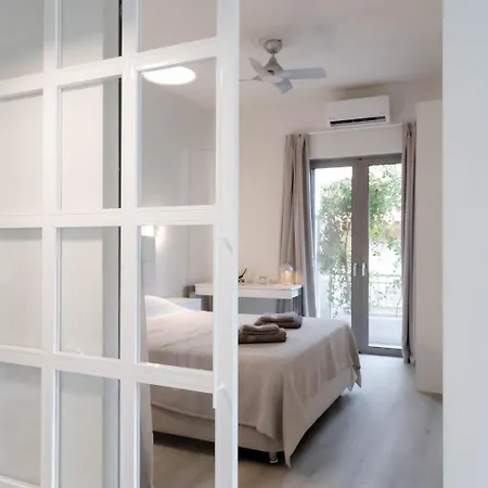 Modern 1Br Apartment Sunny Balcony 10Min Walk To Kalamata Center Καλαμάτα