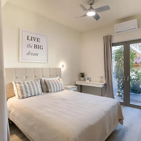 A Cozy Modern With Sunny Balcony Near Center Apartment *