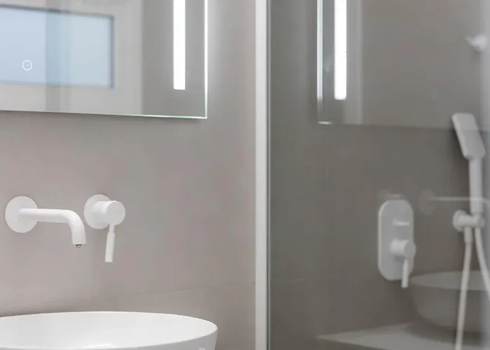 Spacious Modern 1Br With Sunny Balcony 10 Walk To Kalamata Center Kalamata