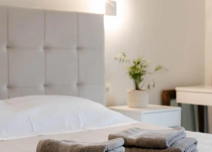 A Cozy Modern With Sunny Balcony Near Center Apartment Kalamata