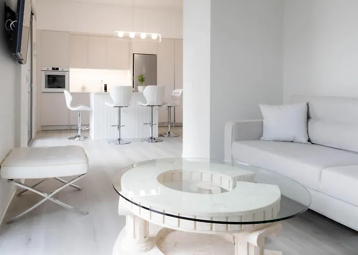 Modern 1Br Apartment Sunny Balcony 10Min Walk To Kalamata Center * Καλαμάτα