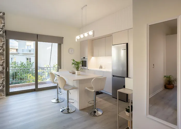 Apartment A Cozy Modern With Sunny Balcony Near Center *