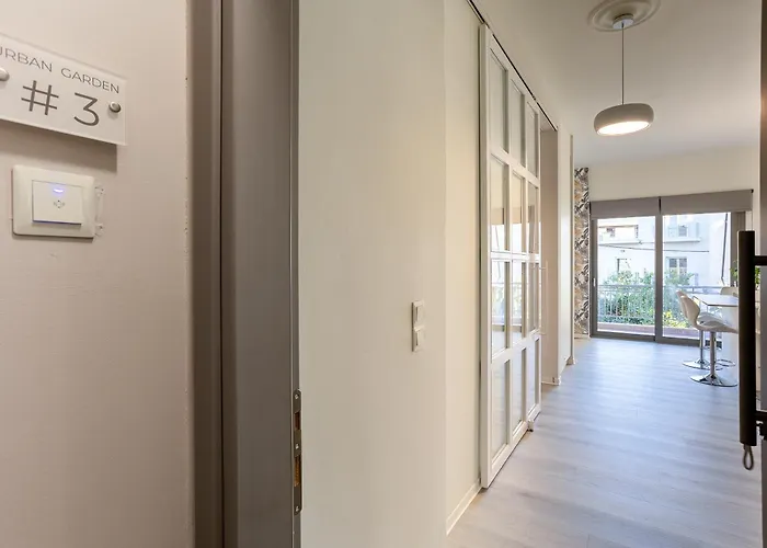 Apartment A Cozy Modern With Sunny Balcony Near Center *