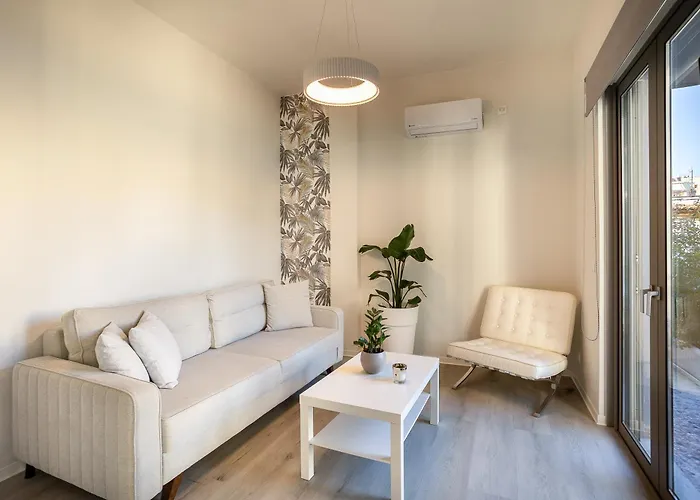 A Cozy Modern With Sunny Balcony Near Center Apartment Kalamata