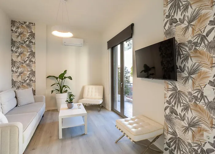 A Cozy Modern With Sunny Balcony Near Center Apartment